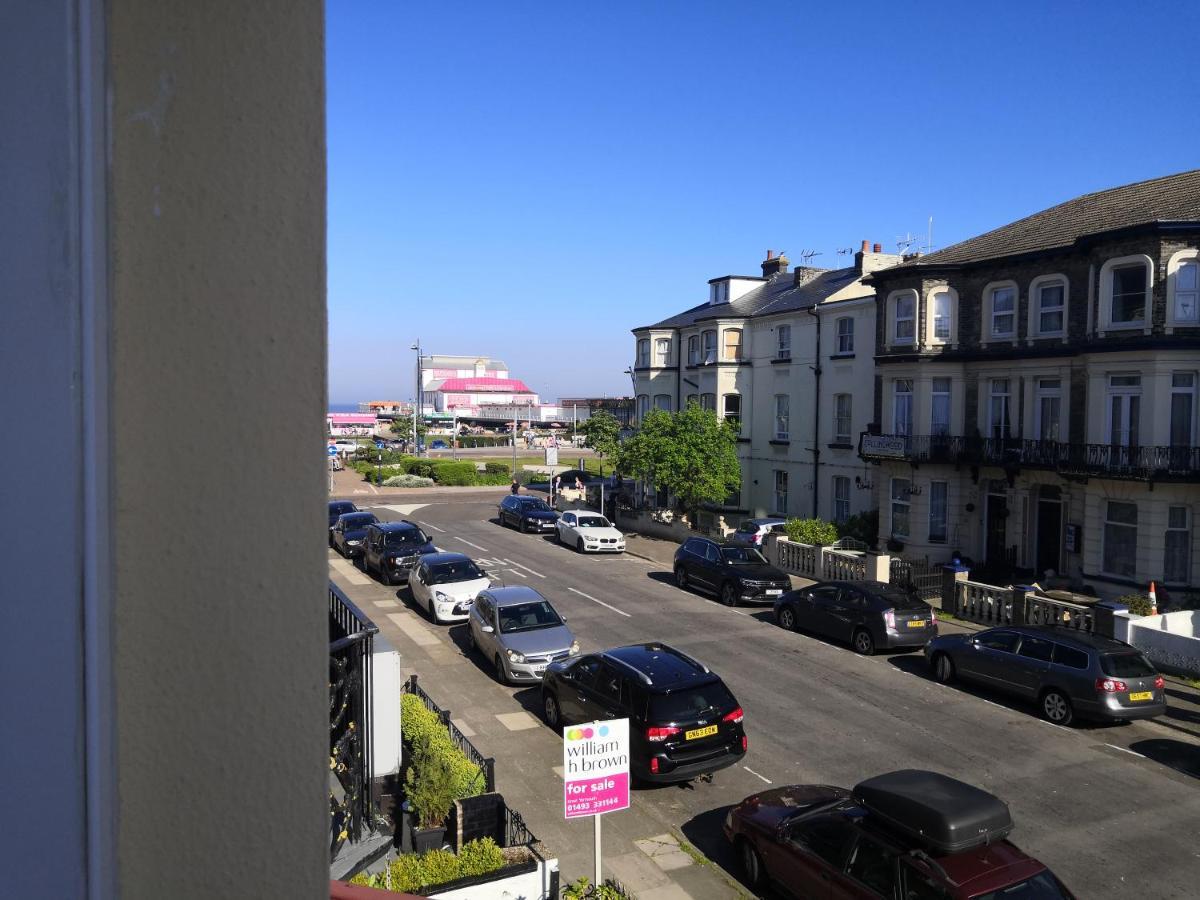 Cavendish House Hotel Great Yarmouth Bagian luar foto